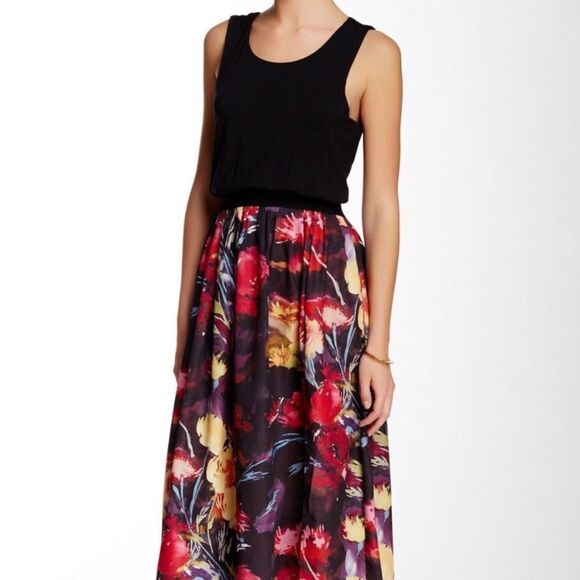 ✨🌸 Felicity & Coco Floral Maxi Dress Lower Back Cut Out and Side Split🌸 - Picture 1 of 16